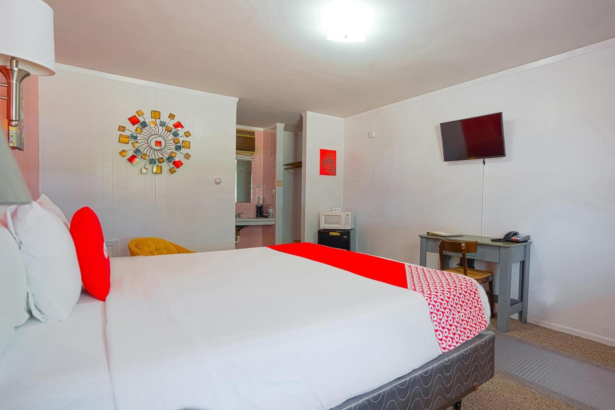OYO Hotel Lamberton Hwy 14 Buitenkant foto
