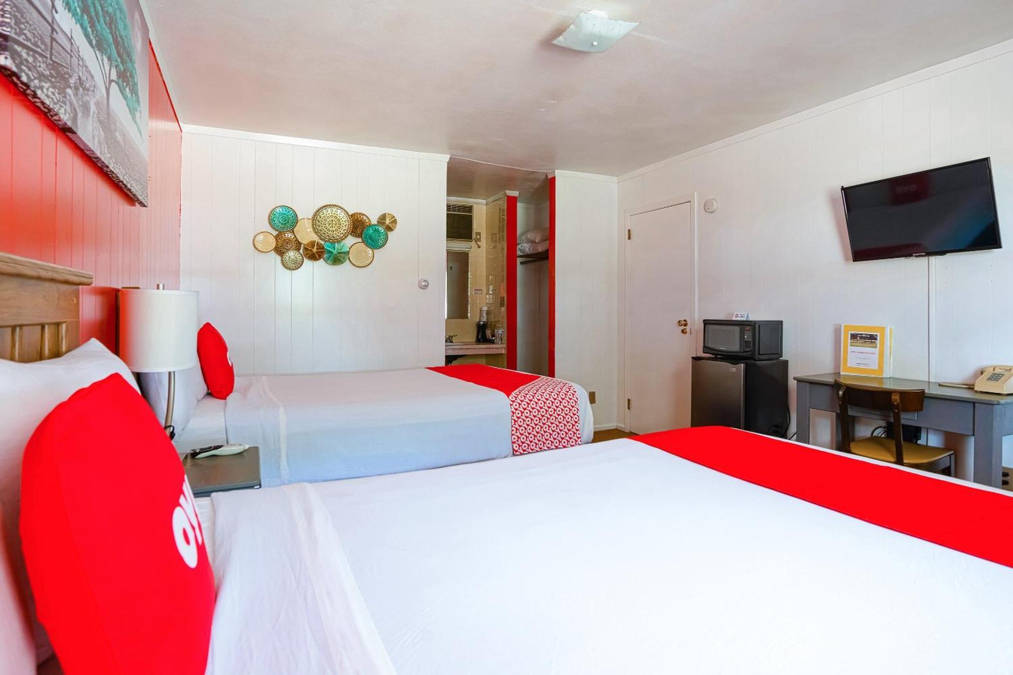 OYO Hotel Lamberton Hwy 14 Buitenkant foto